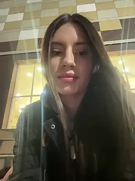 Snapshot of Isabella21_ chatting on February 21, 12:55 am Isabella21 online show from February 21, 12:55 am