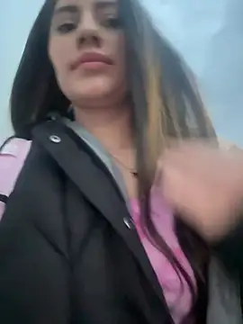 Snapshot of Isabella21_ chatting on February 23, 11:13 pm Isabella21 online show from February 23, 11:13 pm