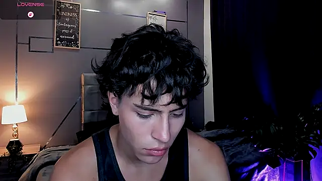 Snapshot of Christopher_77 chatting on December 2, 2:34 pm Christopher 77 online show from December 2, 2:34 pm