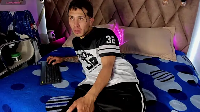 Thonixxx mr online show from April 20, 2:31 pm