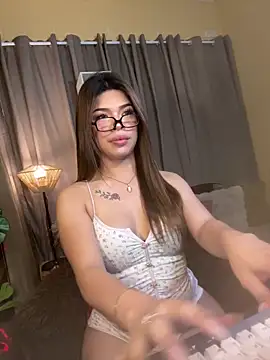 Nyxie luxx online show from April 15, 2:24 pm