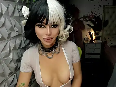 Snapshot of janecomander chatting on November 13, 8:46 am janecomander online show from November 13, 8:46 am