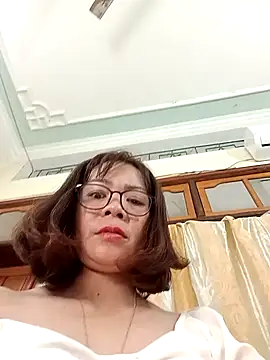 Snapshot of Mizzu-mi chatting on October 19, 8:09 pm Mizzu-mi online show from October 19, 8:09 pm