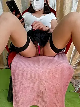 Snapshot of Mizzu-mi chatting on November 28, 2:42 pm Mizzu-mi online show from November 28, 2:42 pm