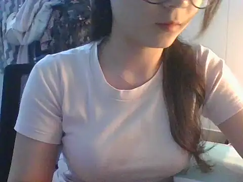 Snapshot of Linzly chatting on October 20, 4:40 pm Linzly online show from October 20, 4:40 pm