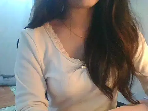 Snapshot of Linzly chatting on November 12, 2:45 am Linzly online show from November 12, 2:45 am