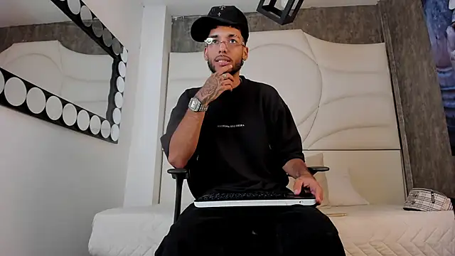 Thiagoferreti online show from October 1, 3:23 am