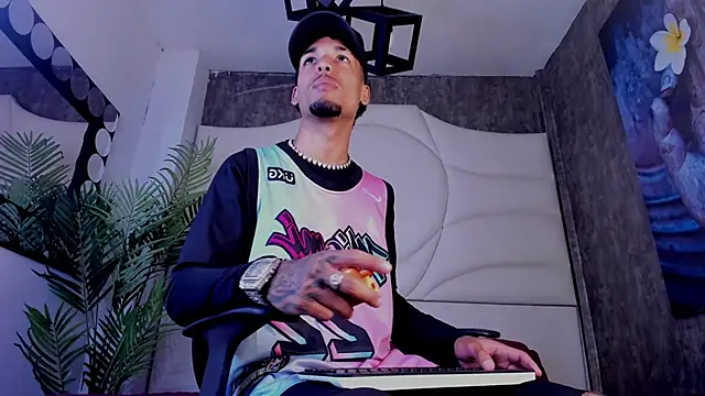 Thiagoferreti online show from November 11, 7:47 pm