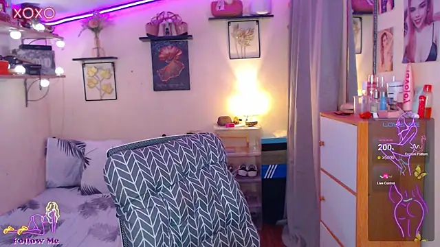 izabella moore online show from January 13, 6:18 am