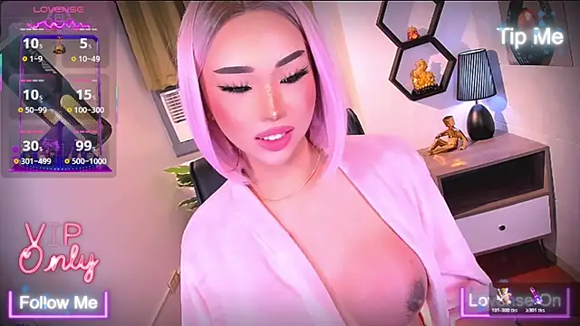 TriciaCumLoader online show from April 18, 9:57 am