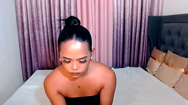 Snapshot of Lorainnelustts chatting on October 28, 3:10 am Lorainnelustts online show from October 28, 3:10 am