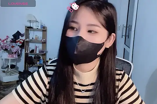 Snapshot of ___Daisy___ chatting on November 7, 2:50 pm Daisy online show from November 7, 2:50 pm