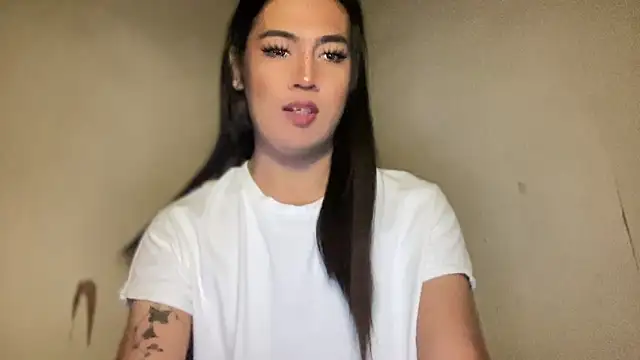 Snapshot of fallon_empress143 chatting on September 14, 12:32 am fallon empress143 online show from September 14, 12:32 am