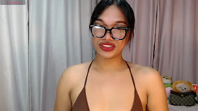 Snapshot of Herbielustts chatting on November 24, 8:03 am Herbielustts online show from November 24, 8:03 am