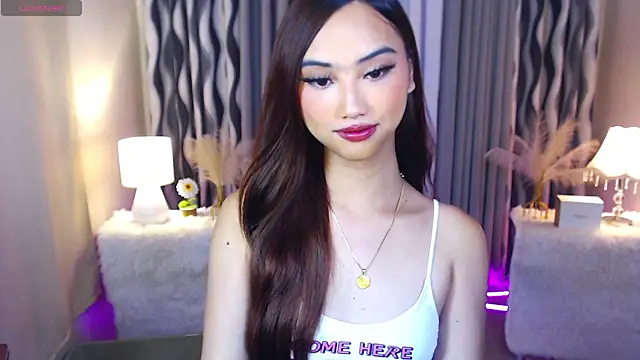 Snapshot of Kiah_Wyatt chatting on November 6, 5:08 am Kiah Wyatt online show from November 6, 5:08 am