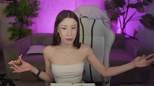 Selena Glow online show from April 13, 8:14 pm