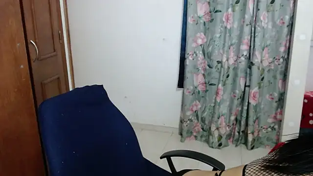 Snapshot of alejandralatina chatting on November 29, 3:20 am alejandralatina online show from November 29, 3:20 am