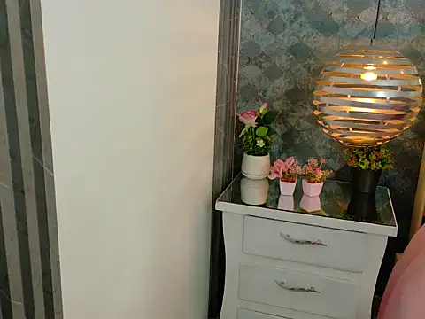 Mhia Sweet  online show from February 2, 8:51 pm