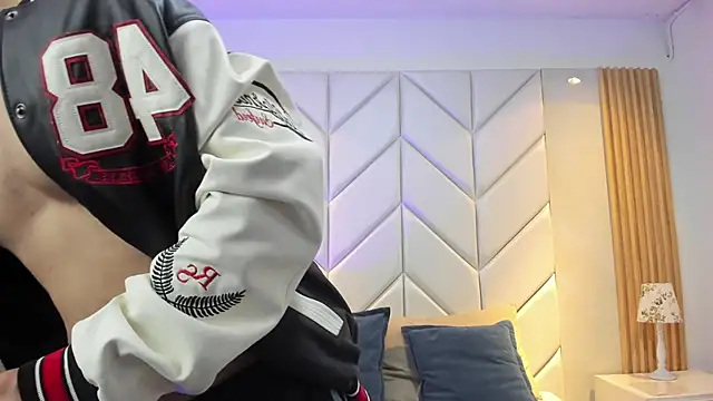 Snapshot of BenitoSaenz chatting on December 14, 4:01 pm BenitoSaenz online show from December 14, 4:01 pm