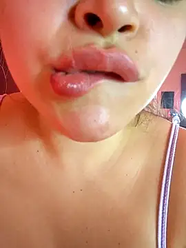 SeleneLuminari8 online show from April 15, 2:46 pm