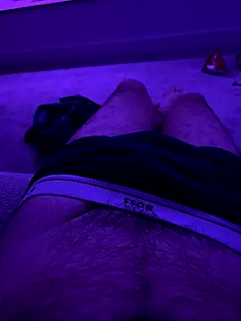 Snapshot of leroy9501 chatting on October 19, 1:28 am leroy9501 online show from October 19, 1:28 am