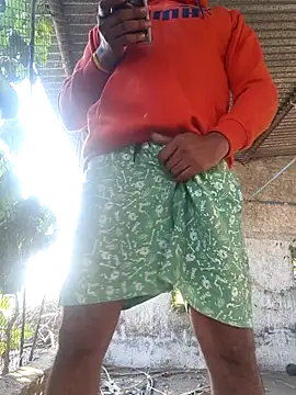 Snapshot of Sunny_cute_love chatting on November 19, 3:06 am Sunny cute love online show from November 19, 3:06 am