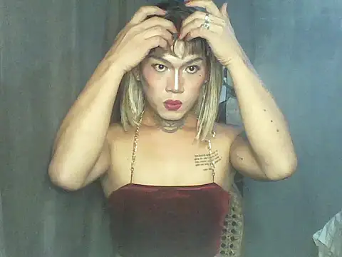 Snapshot of kimmy_slut chatting on December 16, 8:08 am kimmy slut online show from December 16, 8:08 am