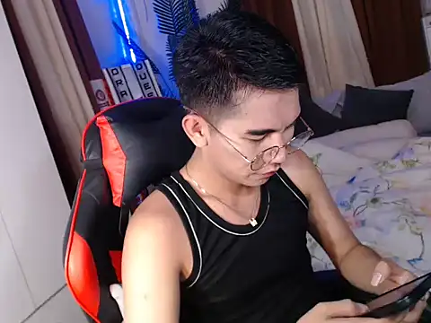 Snapshot of drinkmycumx chatting on September 22, 5:37 pm drinkmycumx online show from September 22, 5:37 pm