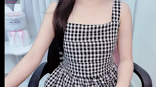 Snapshot of Mint2k chatting on November 14, 1:21 pm Mint2k online show from November 14, 1:21 pm