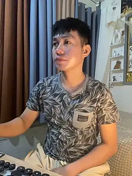 xshyboyx online show from December 17, 6:08 am