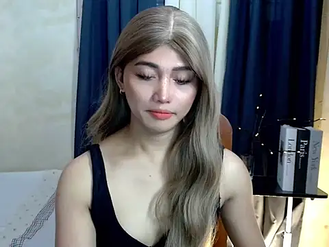 Kelly Holly online show from September 18, 1:51 am