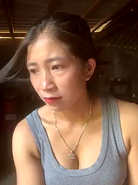 Snapshot of ThiHa003 chatting on September 12, 9:53 am ThiHa003 online show from September 12, 9:53 am