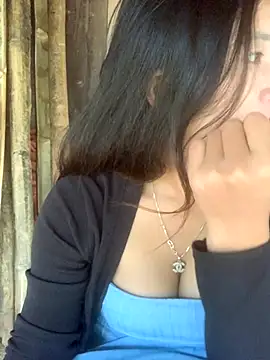 Snapshot of ThiHa003 chatting on November 1, 2:13 am ThiHa003 online show from November 1, 2:13 am