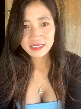 Snapshot of ThiHa003 chatting on November 6, 2:12 am ThiHa003 online show from November 6, 2:12 am