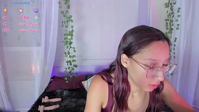 CamiGox online show from April 18, 4:38 am