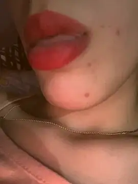 Mimisixo online show from September 9, 11:15 pm