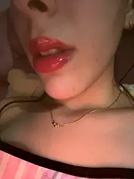 Mimisixo online show from October 3, 9:01 pm