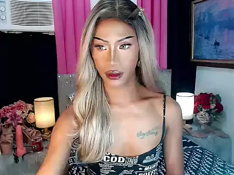 sassylatina online show from April 8, 4:40 pm