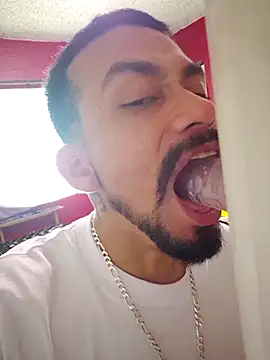 Snapshot of Cnutt310 chatting on October 3, 6:16 pm Cnutt310 online show from October 3, 6:16 pm