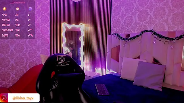 Snapshot of LIHIAN_TAY chatting on December 15, 3:44 am LIHIAN TAY online show from December 15, 3:44 am