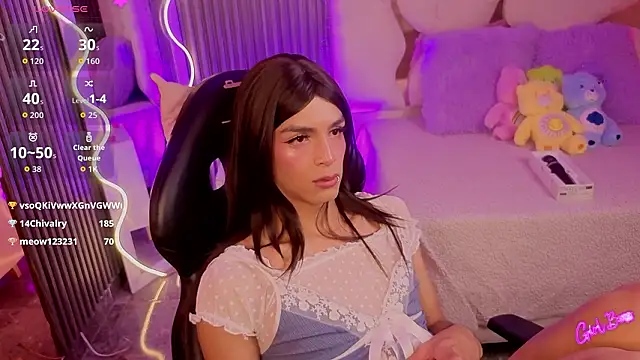 LIHIAN TAY online show from February 15, 7:51 am