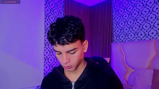 LIHIAN TAY online show from April 8, 12:27 pm