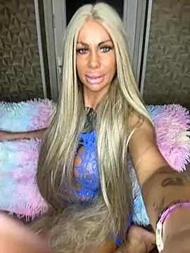 Snapshot of dutchbarbie chatting on October 17, 11:51 pm dutchbarbie online show from October 17, 11:51 pm