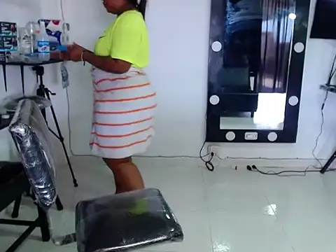 Snapshot of Sam_Blue chatting on November 9, 2:04 pm Sam Blue online show from November 9, 2:04 pm