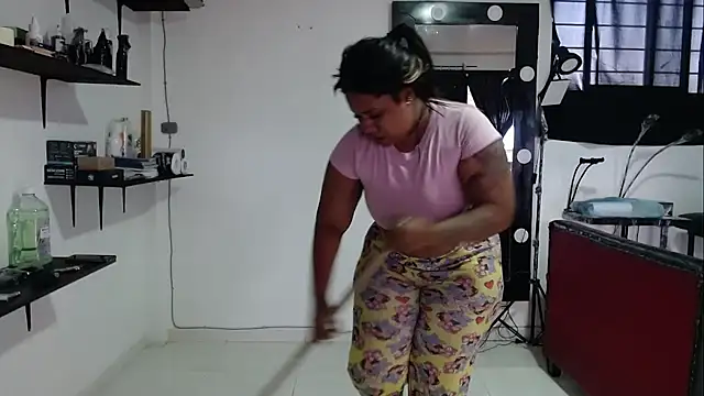 Snapshot of Sam_Blue chatting on December 14, 10:25 pm Sam Blue online show from December 14, 10:25 pm