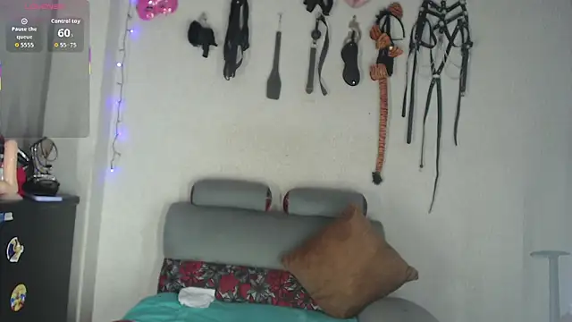 Snapshot of angierot2025 chatting on November 7, 1:38 am angierot2025 online show from November 7, 1:38 am