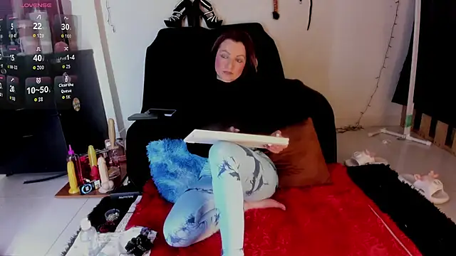 Snapshot of angierot2025 chatting on November 19, 12:10 am angierot2025 online show from November 19, 12:10 am