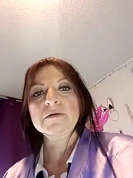 Snapshot of angierot2025 chatting on December 2, 1:11 am angierot2025 online show from December 2, 1:11 am