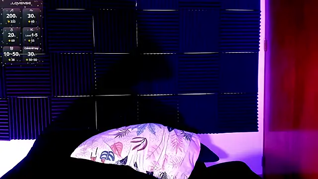 Snapshot of kinkyboat23 chatting on November 7, 8:53 pm kinkyboat23 online show from November 7, 8:53 pm