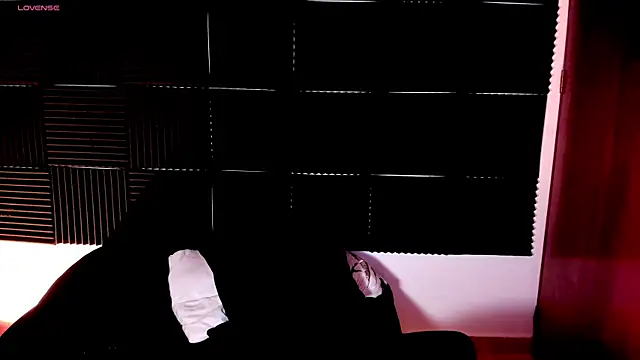 Snapshot of kinkyboat23 chatting on November 11, 7:47 pm kinkyboat23 online show from November 11, 7:47 pm